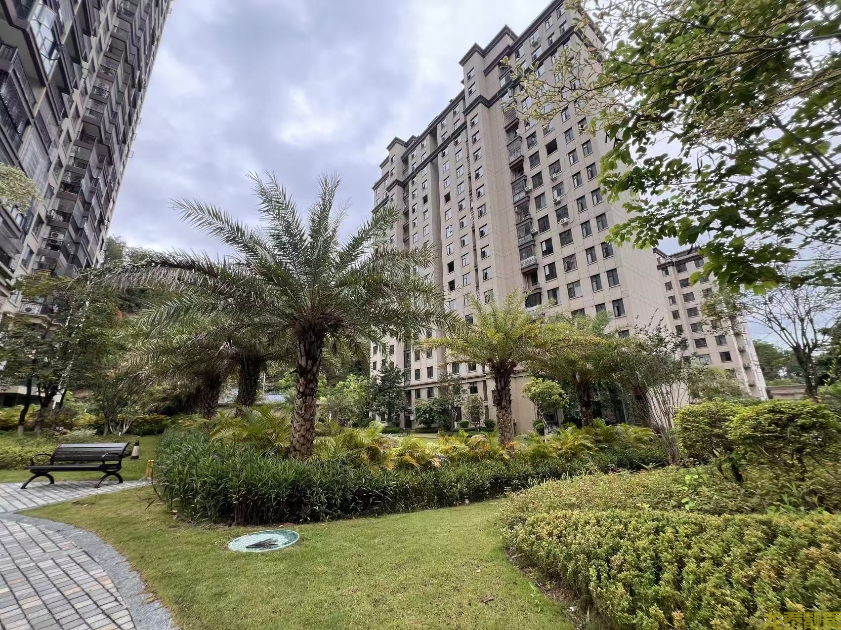 绿景豪庭  130平4房 单价仅3400一平